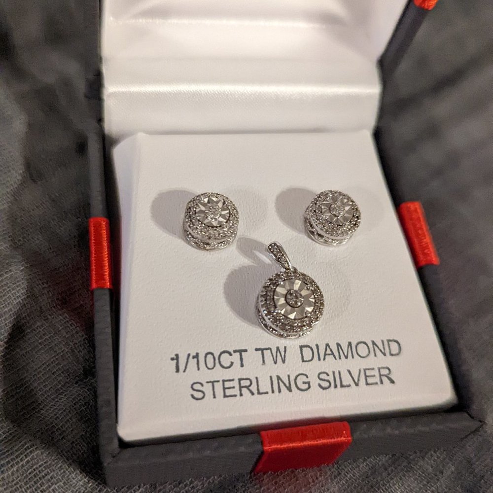 1/10 CTTW Diamond Stud Earrings & 1/10 CTTW Diamond Pendant Set